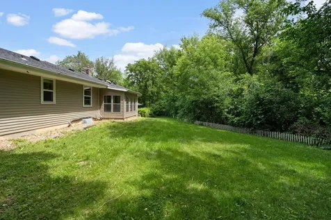 30 Woodridge Lane Sunfish Lake MN 55077