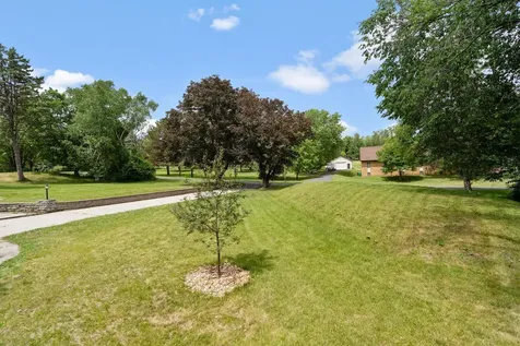 30 Woodridge Lane Sunfish Lake MN 55077