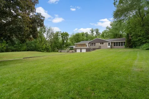 30 Woodridge Lane Sunfish Lake MN 55077