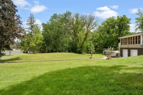 30 Woodridge Lane Sunfish Lake MN 55077
