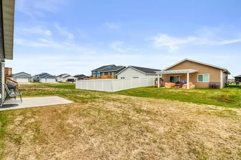6745 67th Avenue S Horace ND 58047