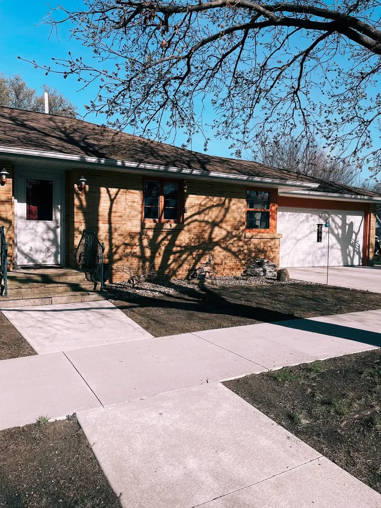 414 Park Street Jackson MN 56143