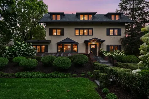 2204 W Lake Of The Isles Parkway Minneapolis MN 55405
