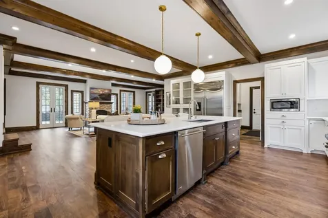 2204 W Lake Of The Isles Parkway Minneapolis MN 55405
