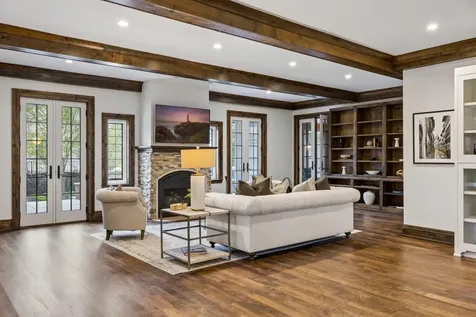 2204 W Lake Of The Isles Parkway Minneapolis MN 55405