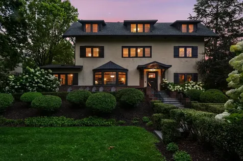 2204 W Lake Of The Isles Parkway Minneapolis MN 55405