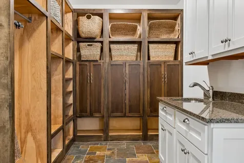 2204 W Lake Of The Isles Parkway Minneapolis MN 55405