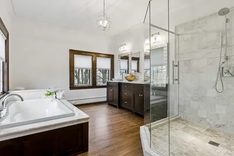 2204 W Lake Of The Isles Parkway Minneapolis MN 55405