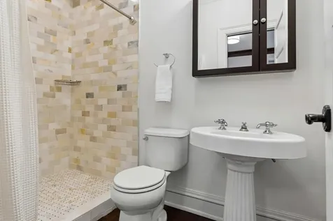 2204 W Lake Of The Isles Parkway Minneapolis MN 55405