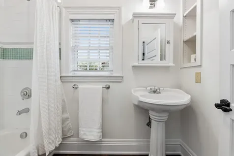 2204 W Lake Of The Isles Parkway Minneapolis MN 55405