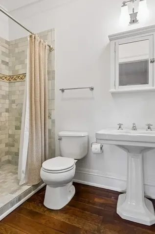 2204 W Lake Of The Isles Parkway Minneapolis MN 55405
