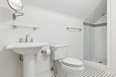 2204 W Lake Of The Isles Parkway Minneapolis MN 55405