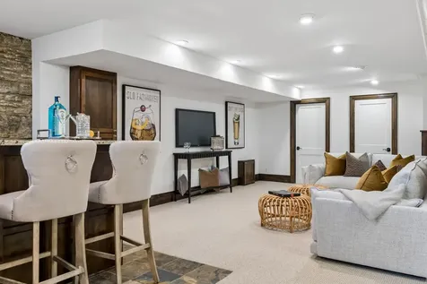2204 W Lake Of The Isles Parkway Minneapolis MN 55405