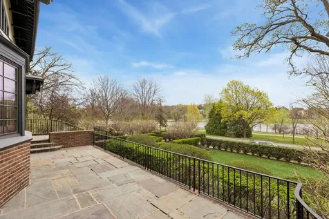 2204 W Lake Of The Isles Parkway Minneapolis MN 55405