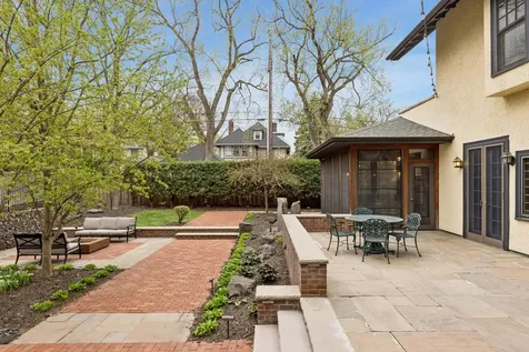 2204 W Lake Of The Isles Parkway Minneapolis MN 55405
