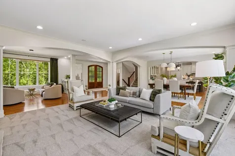 6671 Amberwood Lane Chanhassen MN 55317
