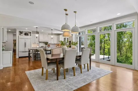 6671 Amberwood Lane Chanhassen MN 55317