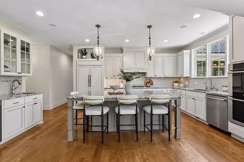 6671 Amberwood Lane Chanhassen MN 55317
