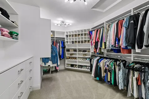 6671 Amberwood Lane Chanhassen MN 55317