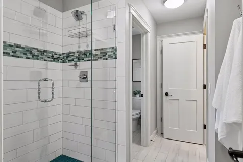 6671 Amberwood Lane Chanhassen MN 55317