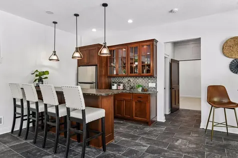 6671 Amberwood Lane Chanhassen MN 55317