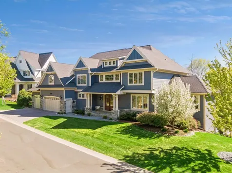 6671 Amberwood Lane Chanhassen MN 55317