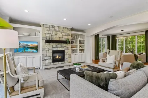 6671 Amberwood Lane Chanhassen MN 55317