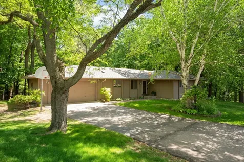 400 Cimarron Circle Chanhassen MN 55317