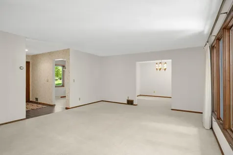 400 Cimarron Circle Chanhassen MN 55317