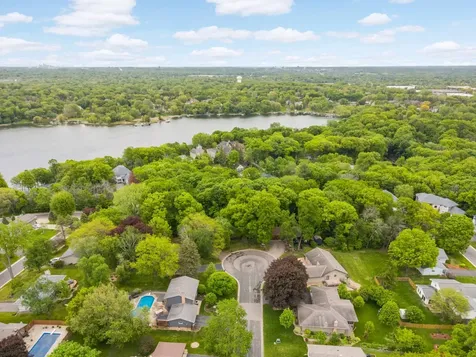 400 Cimarron Circle Chanhassen MN 55317