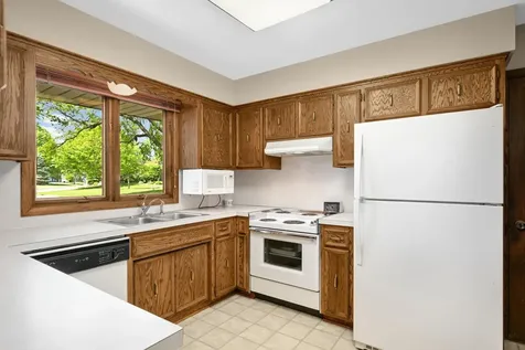 400 Cimarron Circle Chanhassen MN 55317