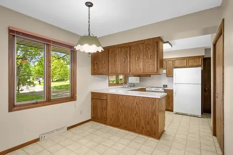 400 Cimarron Circle Chanhassen MN 55317