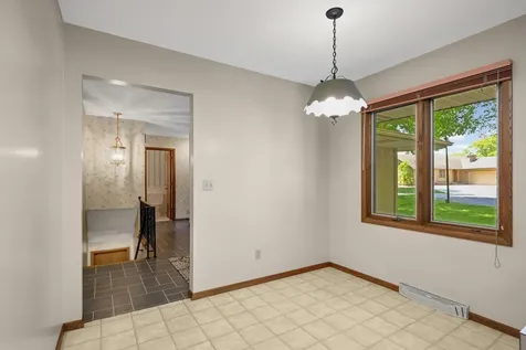 400 Cimarron Circle Chanhassen MN 55317