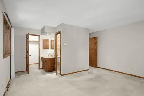 400 Cimarron Circle Chanhassen MN 55317