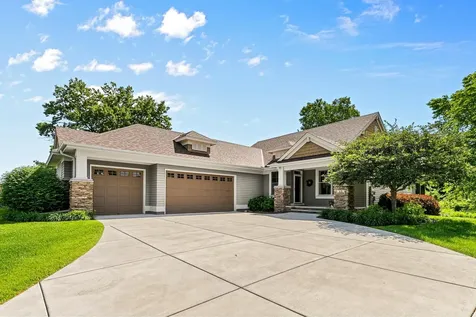 15 Hawthorne Court North Oaks MN 55127