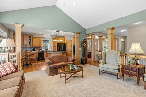 15 Hawthorne Court North Oaks MN 55127