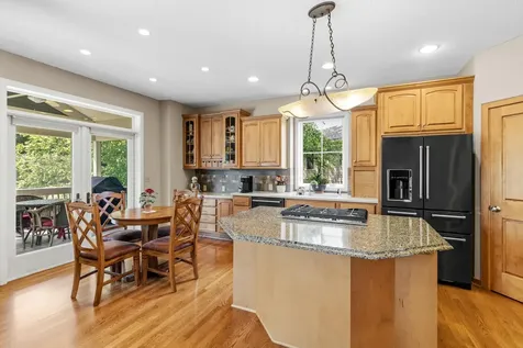 15 Hawthorne Court North Oaks MN 55127