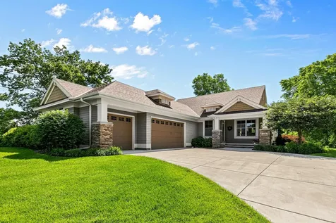 15 Hawthorne Court North Oaks MN 55127
