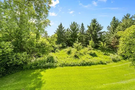 15 Hawthorne Court North Oaks MN 55127