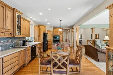 15 Hawthorne Court North Oaks MN 55127