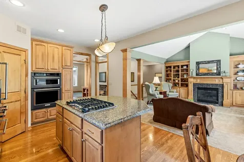 15 Hawthorne Court North Oaks MN 55127