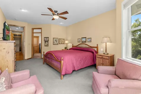 15 Hawthorne Court North Oaks MN 55127