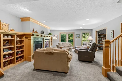 15 Hawthorne Court North Oaks MN 55127