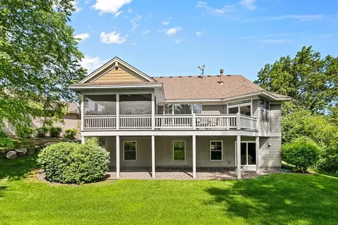 15 Hawthorne Court North Oaks MN 55127