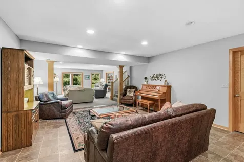 15 Hawthorne Court North Oaks MN 55127