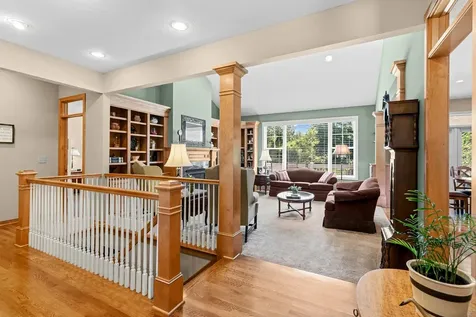 15 Hawthorne Court North Oaks MN 55127
