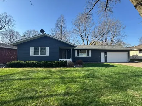 107 W James Avenue Marshall MN 56258