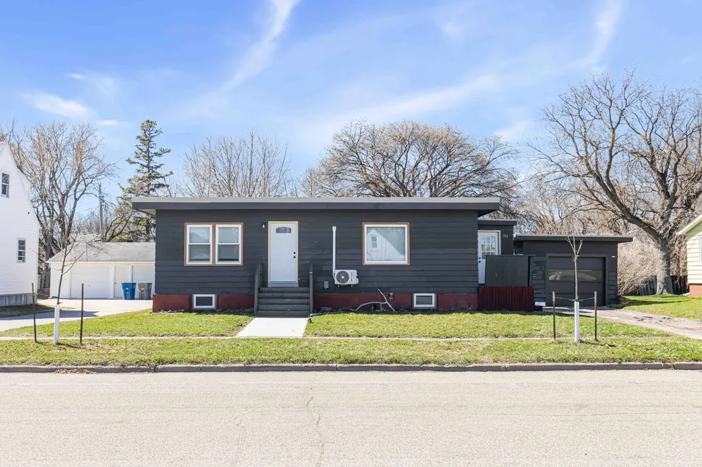713 13th Street N Moorhead MN 56560