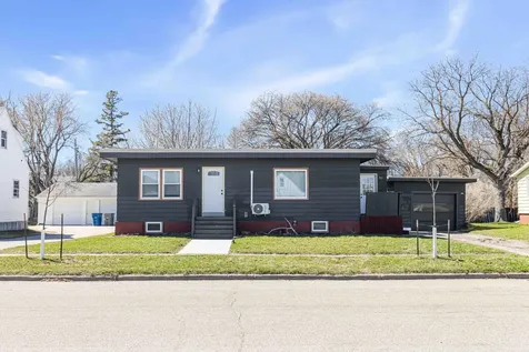 713 13th Street N Moorhead MN 56560