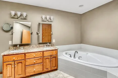 3319 45th Avenue S Fargo ND 58104